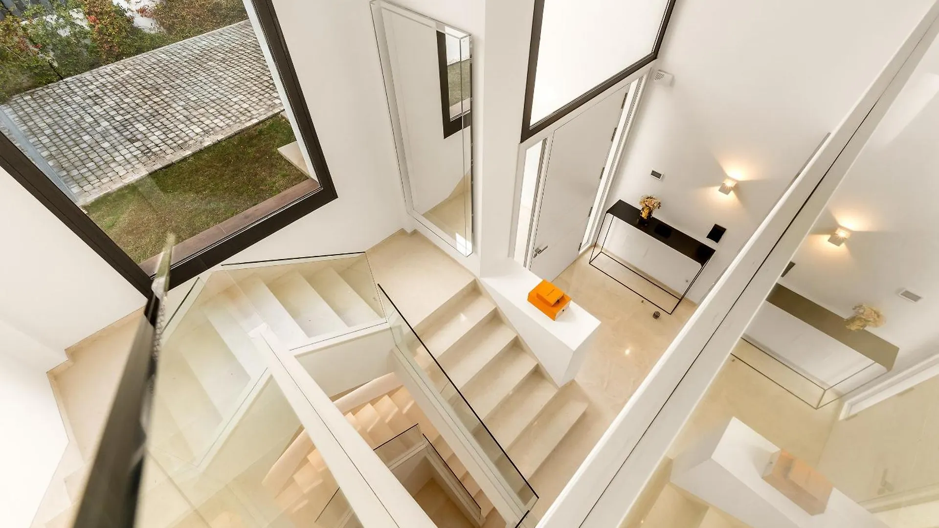 Villa Aurora - Marbella - Contemporary Villa In New Golden Mile Estepona Spain