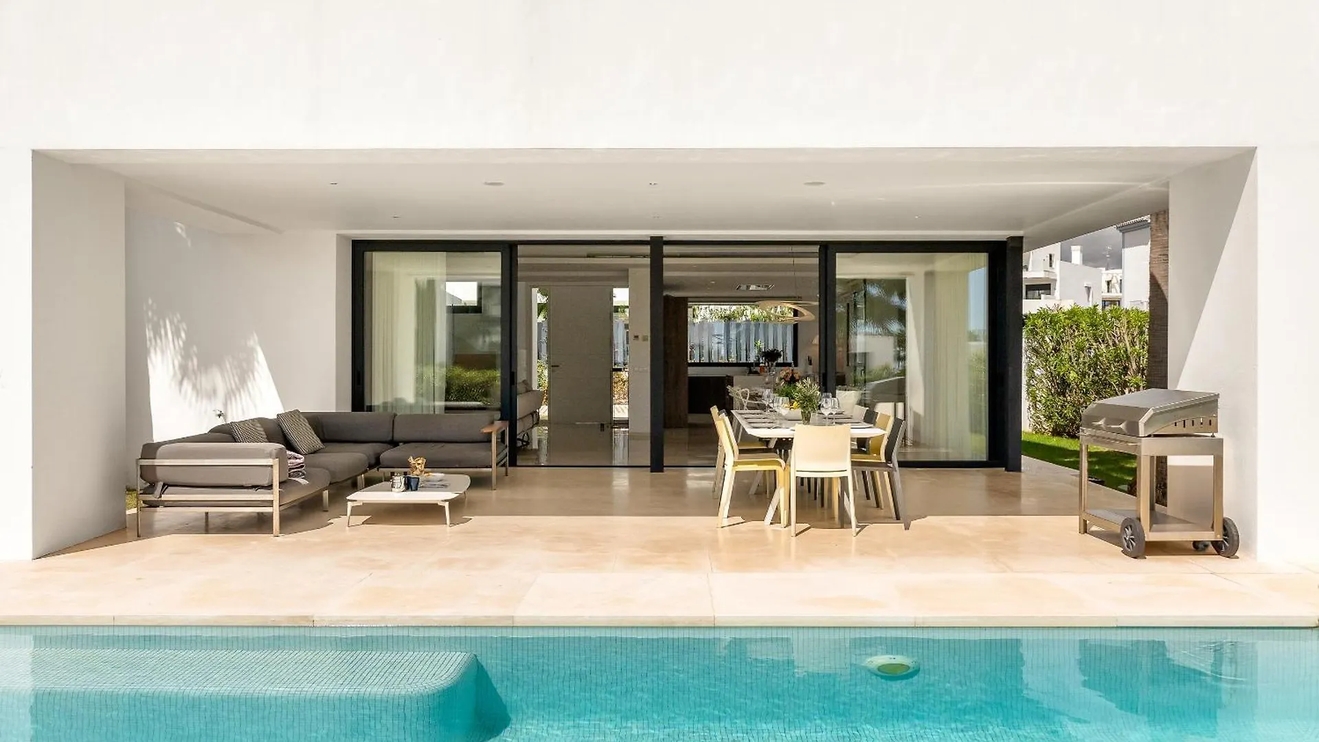 Villa Aurora - Marbella - Contemporary Villa In New Golden Mile Estepona