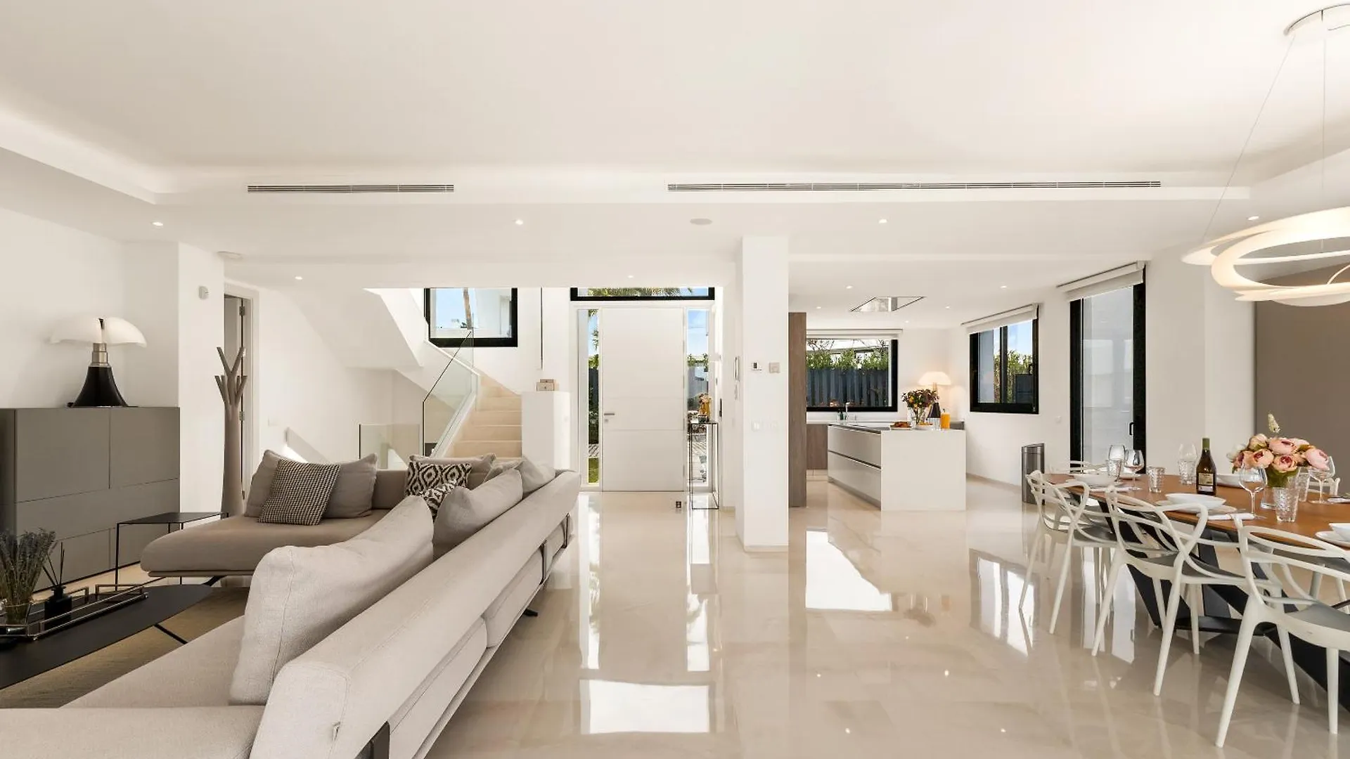 Villa Aurora - Marbella - Contemporary Villa In New Golden Mile Estepona