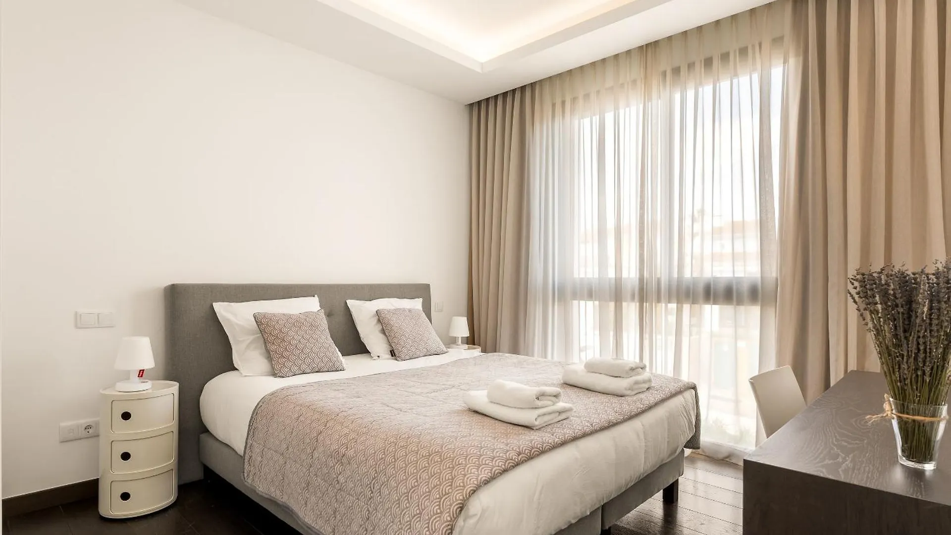 Villa Aurora - Marbella - Contemporary Villa In New Golden Mile Estepona