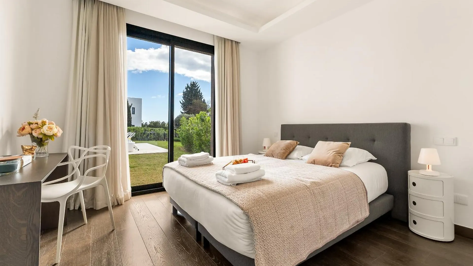 Villa Aurora - Marbella - Contemporary Villa In New Golden Mile Estepona 0*,  Spain