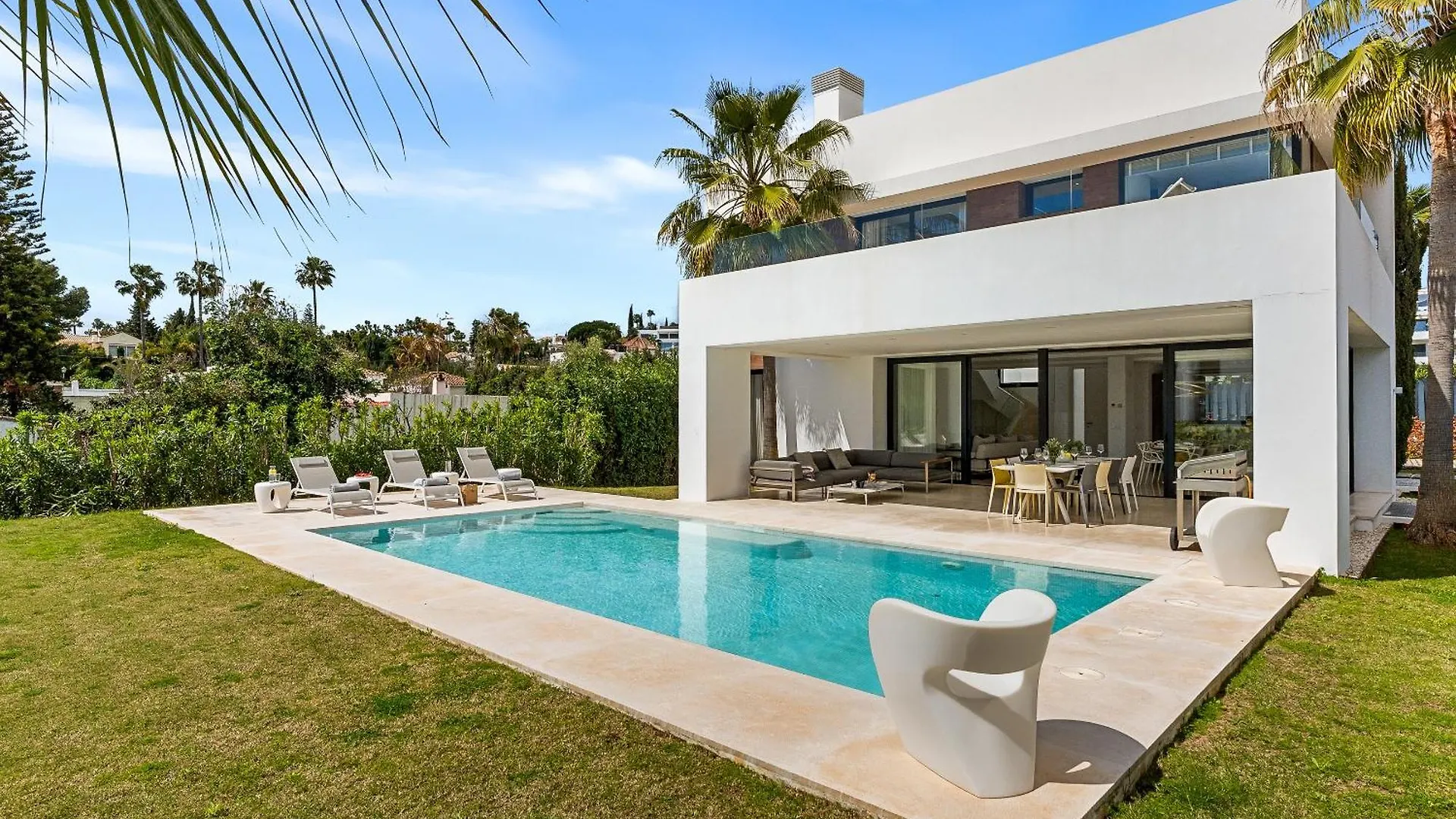 Villa Aurora - Marbella - Contemporary Villa In New Golden Mile Estepona