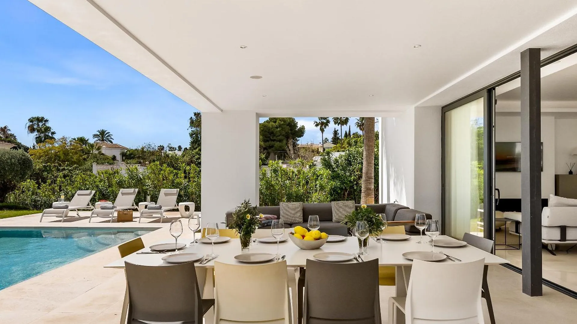 Villa Aurora - Marbella - Contemporary Villa In New Golden Mile Estepona
