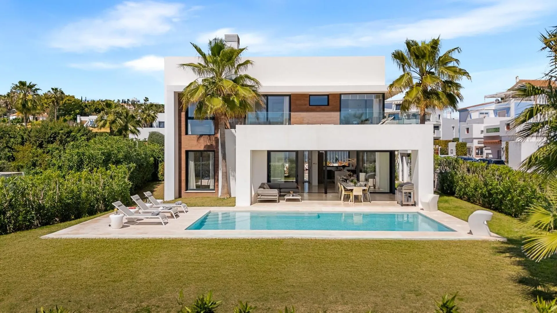 Villa Aurora - Marbella - Contemporary Villa In New Golden Mile contacts